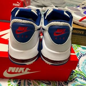 Nike air max size 11 1/2 like new 2 times